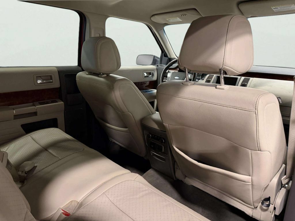 Used 2011 Ford Flex Limited FWD image 24