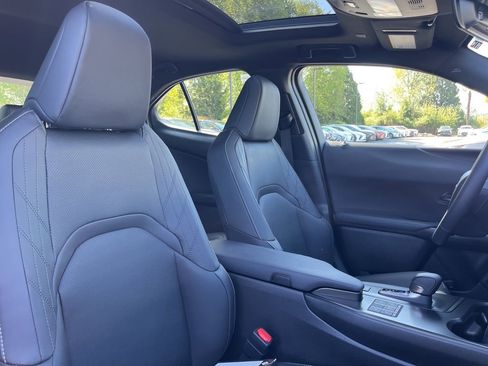 New 2026 Lexus UX 300h AWD image 21