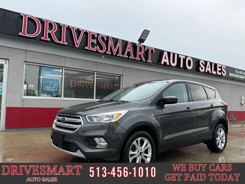 Used 2019 Ford Escape SE image 1