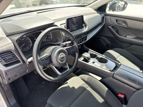 Used 2024 Nissan Rogue S FWD image 18