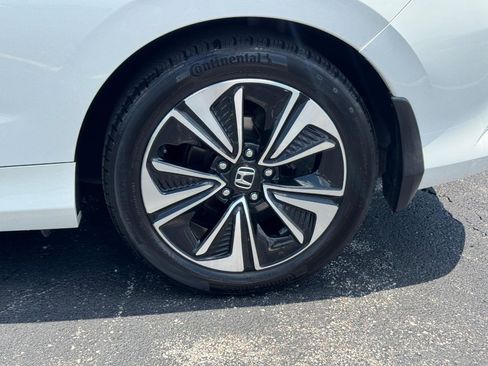 Certified 2018 Honda Civic EX-T image 8