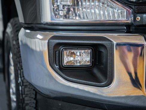 Used 2021 Ford F250 XLT w/ XLT Premium Package image 14