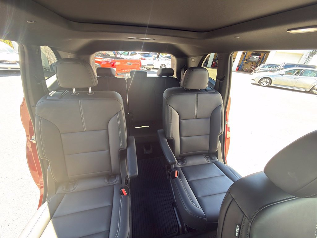 Used 2025 GMC Acadia Elevation w/ Elevation Premium Package AWD/4WD image 28