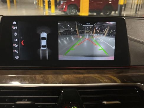 Used 2018 BMW M550i xDrive AWD/4WD image 9