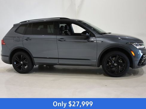 Used 2024 Volkswagen Tiguan SE R-Line image 3