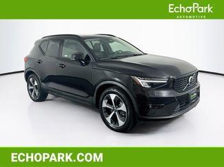 Used 2023 Volvo XC40 B4 Ultimate FWD video 1