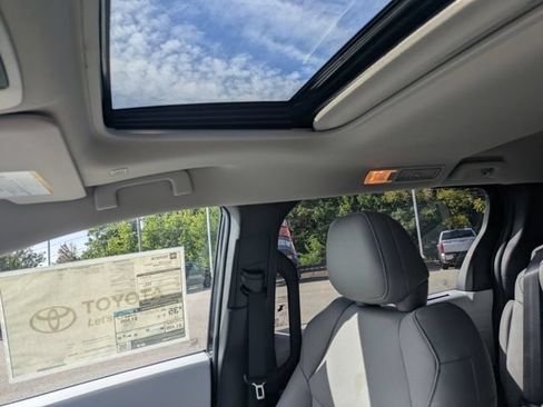 New 2026 Toyota Sienna XLE AWD/4WD image 29