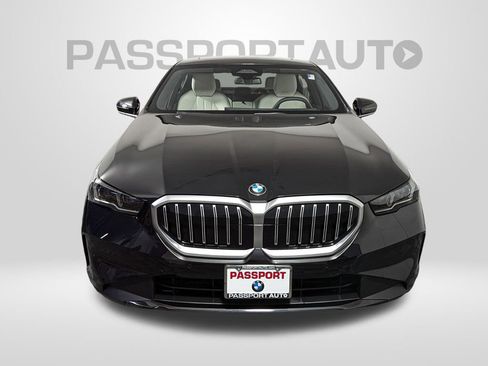 Used 2025 BMW 530i xDrive image 9