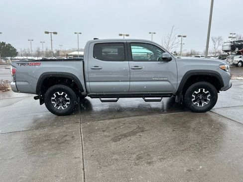 Used 2020 Toyota Tacoma TRD Off-Road image 9
