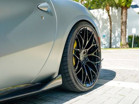 Used 2018 Ferrari 812 Superfast RWD image 40