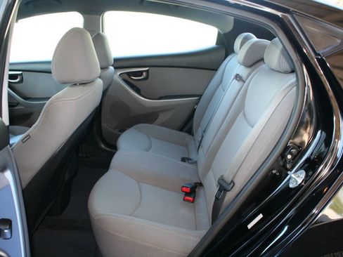 Used 2016 Hyundai Elantra SE w/ Option Group 02 FWD image 22