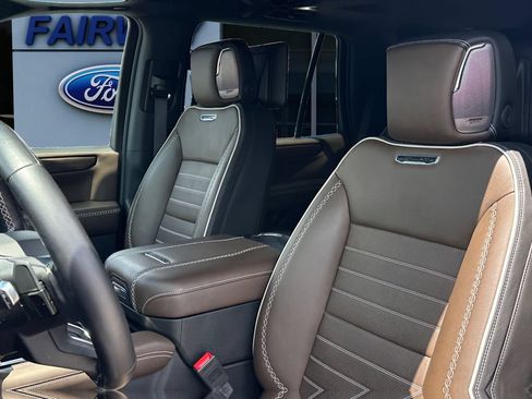 Used 2025 GMC Yukon Denali Ultimate AWD/4WD image 11