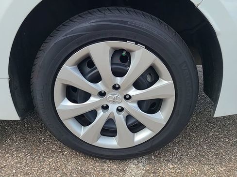 Used 2024 Toyota Corolla LE FWD image 24