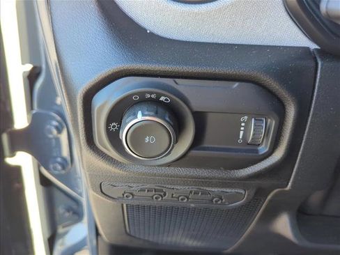 Used 2025 Jeep Wrangler Sport image 11