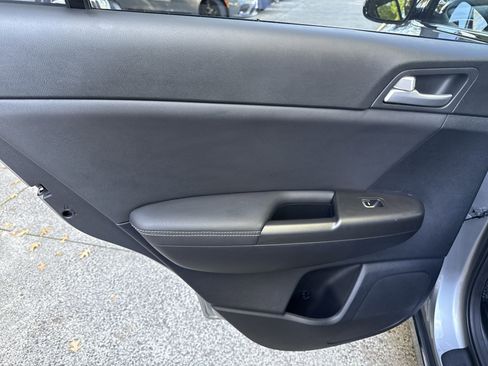 Used 2021 Kia Sportage S image 22