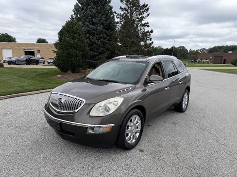 Used 2011 Buick Enclave CXL FWD image 1
