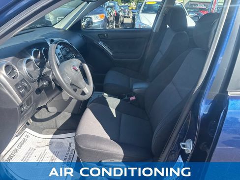 Used 2007 Pontiac Vibe w/ Preferred Package FWD image 9