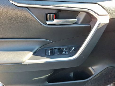 Used 2023 Toyota RAV4 XLE Premium image 13