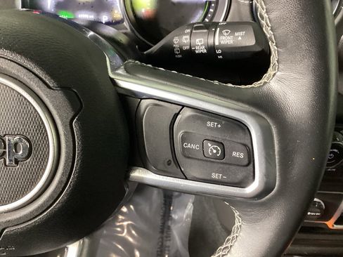 Used 2022 Jeep Wrangler Unlimited Sahara w/ Cold Weather Group image 18