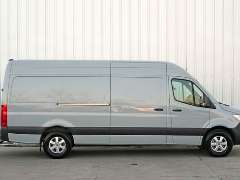 Used 2023 Mercedes-Benz Sprinter 2500 w/ Acoustic Package image 42