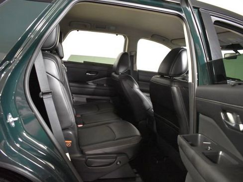 Certified 2024 Nissan Pathfinder SL w/ Black Appearance Package image 37