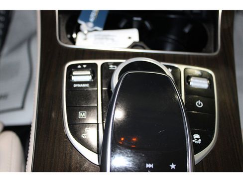 Used 2019 Mercedes-Benz GLC 350e 4MATIC image 28