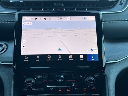 New 2025 Jeep Grand Cherokee L Limited AWD/4WD image 6
