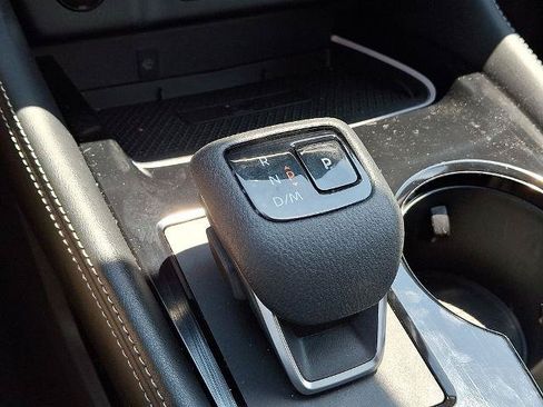 Certified 2025 Nissan Rogue Platinum AWD/4WD image 16