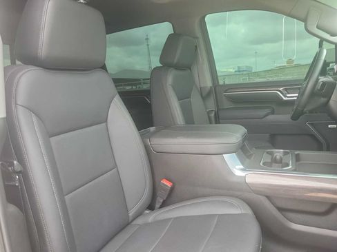 Used 2025 Chevrolet Silverado 2500 LTZ w/ LTZ Convenience Package AWD/4WD image 18