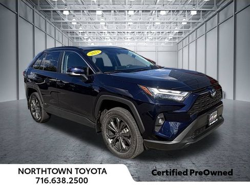Used 2023 Toyota RAV4 XLE Premium AWD/4WD image 4
