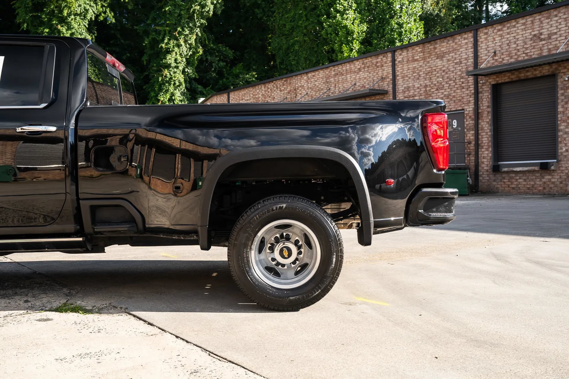 Used 2023 Chevrolet Silverado 3500 High Country AWD/4WD image 5