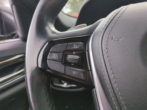 Used 2019 BMW 530e image 19