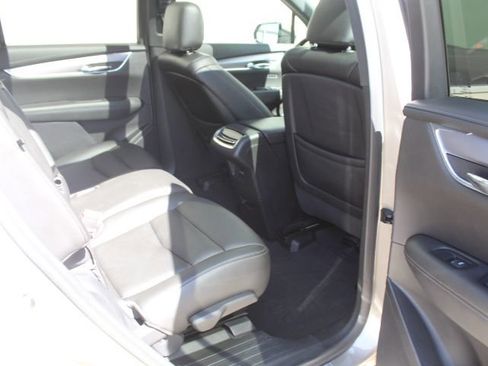 Used 2022 Cadillac XT6 Luxury w/ LPO, Floor Liner Package image 38