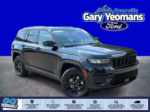 Used 2025 Jeep Grand Cherokee Altitude AWD/4WD image 1