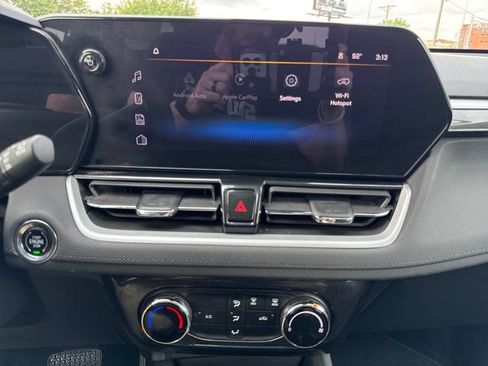 Used 2025 Chevrolet TrailBlazer LT AWD/4WD image 19