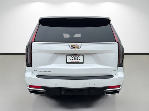 Used 2023 Cadillac Escalade ESV Premium Luxury w/ Performance Package image 4