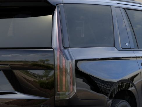 New 2026 Cadillac Escalade ESV Platinum Sport w/ LPO, ONYX Package AWD/4WD image 11