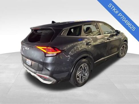 Used 2023 Kia Sportage LX image 4