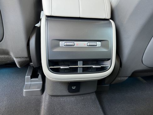 New 2025 Lincoln Nautilus Premier w/ Equipment Group 102A image 31