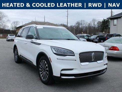 Used 2023 Lincoln Aviator Reserve w/ Elements Package Plus image 2