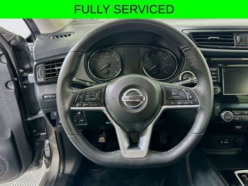 Used 2018 Nissan Rogue SV w/ Premium Package image 13