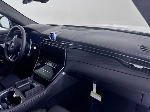 New 2025 Maserati Grecale Modena image 29