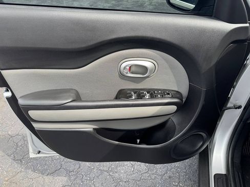 Used 2018 Kia Soul + FWD image 11