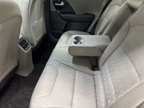 Used 2020 Kia Niro Touring image 14