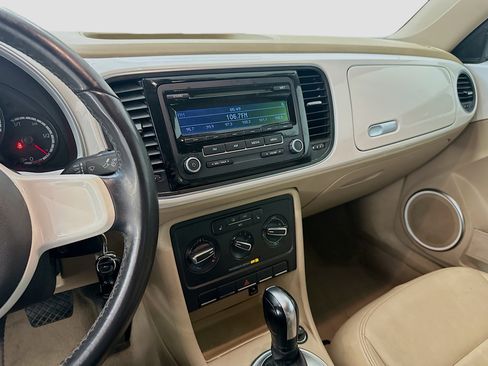 Used 2013 Volkswagen Beetle 2.5 image 24