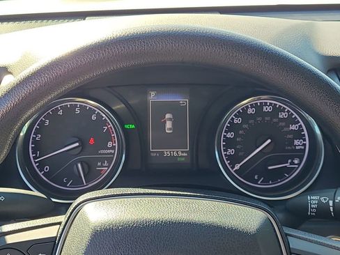 Used 2019 Toyota Camry LE image 34