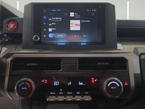 Used 2025 Toyota Tacoma TRD Sport AWD/4WD image 19
