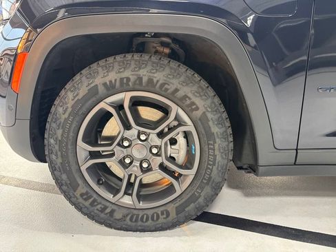New 2024 Jeep Grand Cherokee Trailhawk w/ Advanced Protech Group II image 12