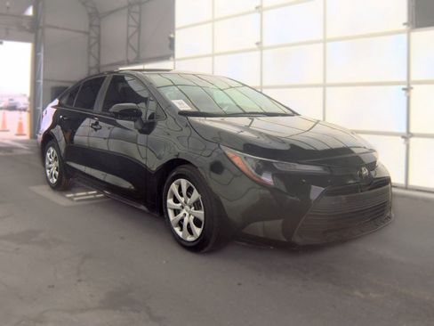 Used 2024 Toyota Corolla LE FWD image 2