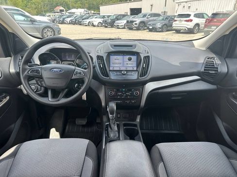 Used 2018 Ford Escape SE w/ SE Sync 3 Package FWD image 17